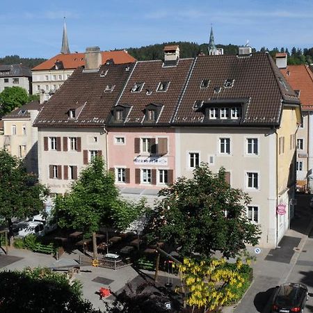 Chez Gilles Hotel Resto Bar Sa La Chaux De Fonds Eksteriør bilde