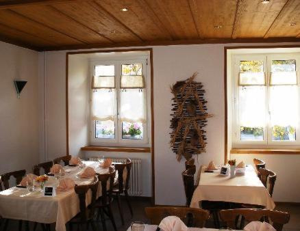 Chez Gilles Hotel Resto Bar Sa La Chaux De Fonds Eksteriør bilde
